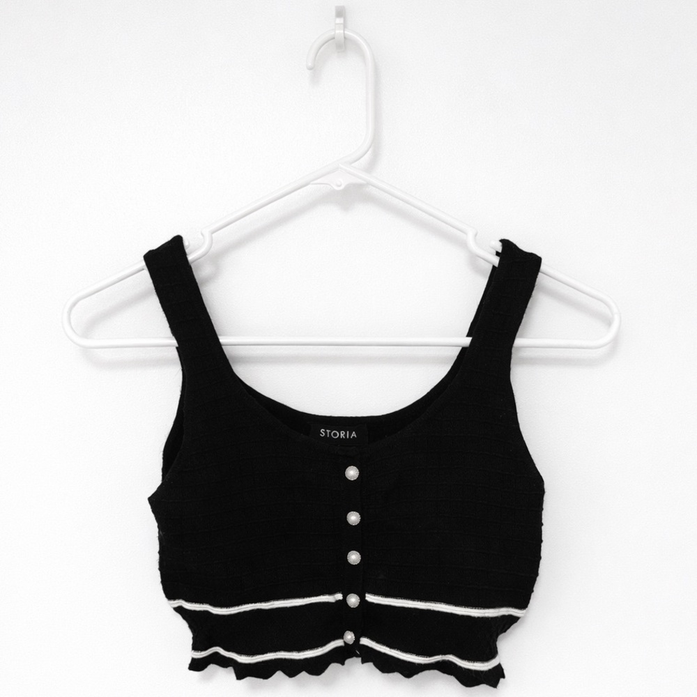 Storia Black and White Pearl Buttoned Crop Top